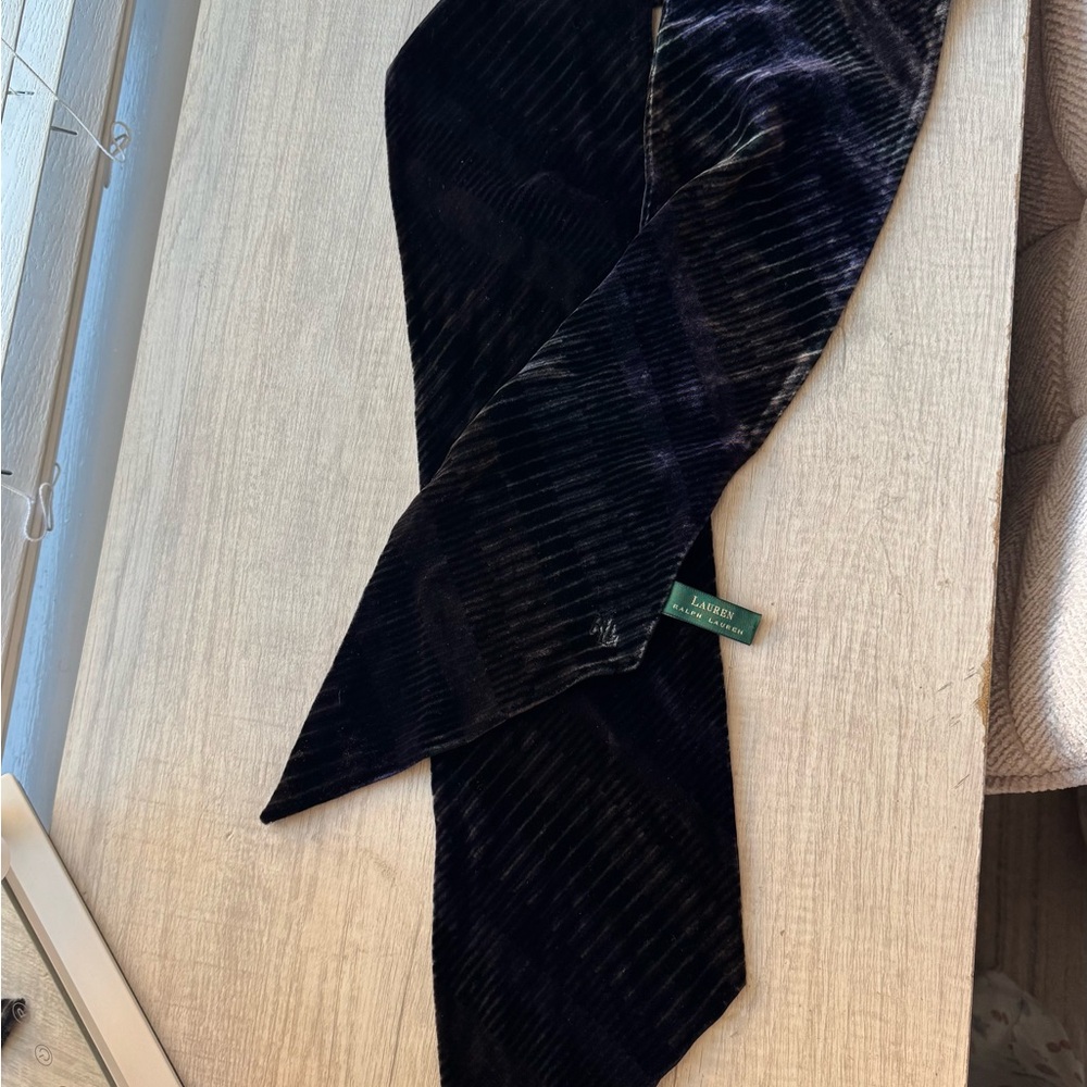 Lauren Ralph Lauren Black Velvet Ribbed Scarf with Green Tag